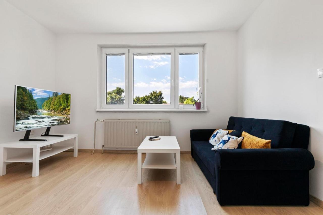 Apartment 20 Minutes From City Center W Netflix, Coffee Or Tea & Parking 브라티슬라바 외부 사진